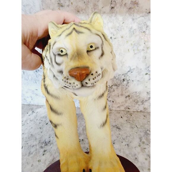 Classic‎ Wildlife Collection Tiger Figurine Quality Vintage Statue 8.5" Tall - Picture 6 of 8